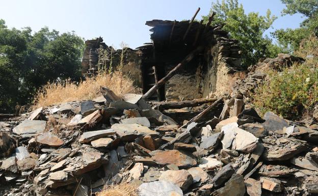 Galería. Imagen de una vivienda que fue arrasada por el fuego. 