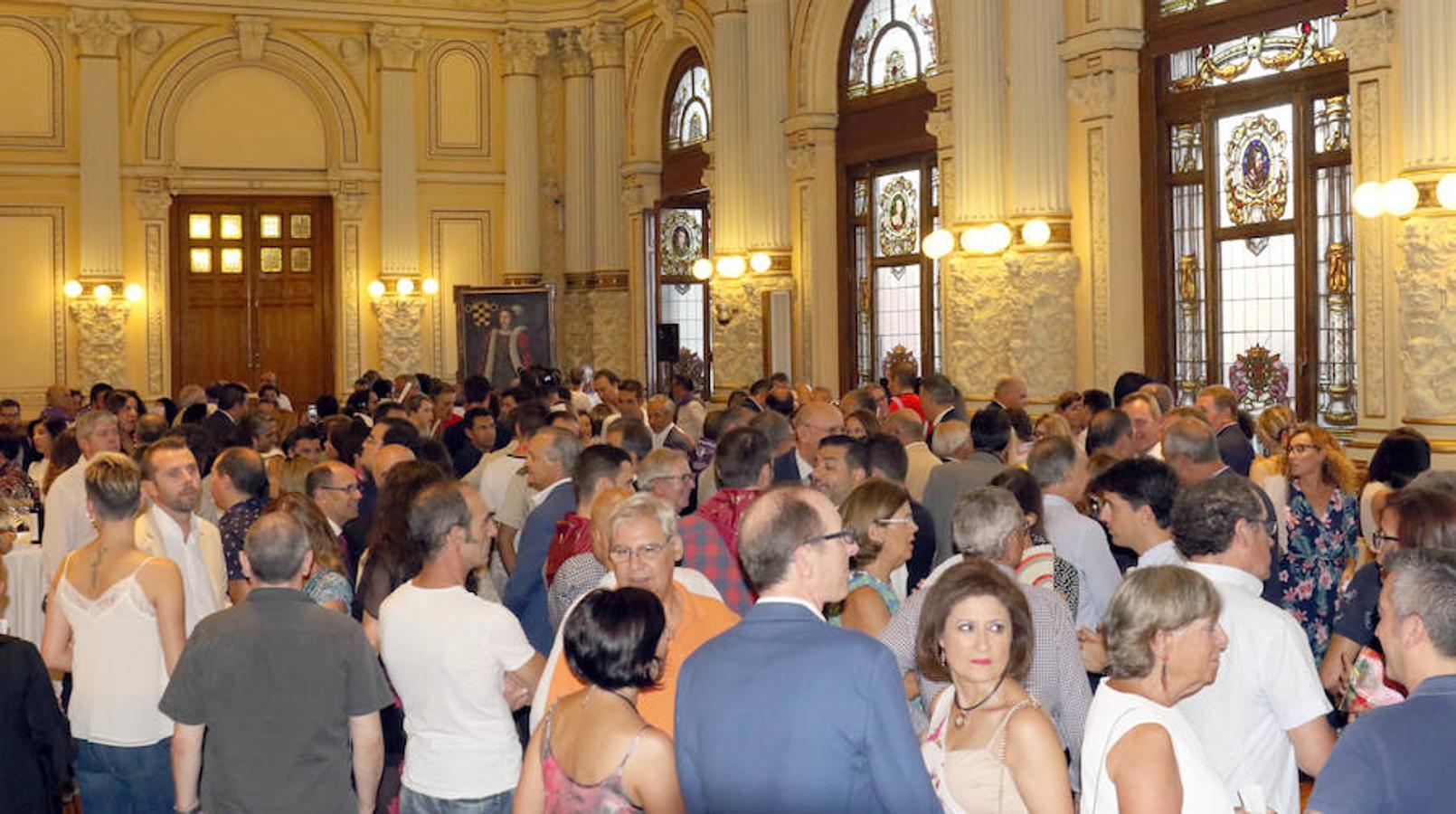 Concentración en el salón de recepciones del Ayuntamietno de Valladolid, en el inicio de las fiestas 2018.