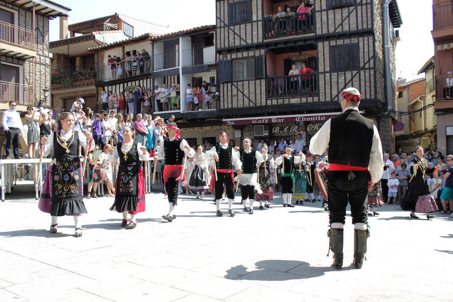 Fotos: Las cintas y el paleo animan Sotoserrano