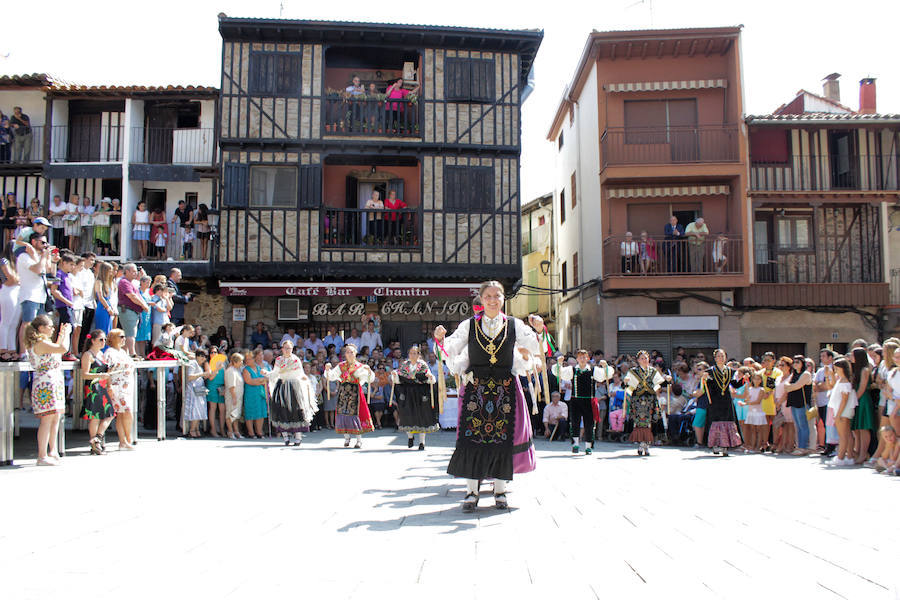 Fotos: Las cintas y el paleo animan Sotoserrano