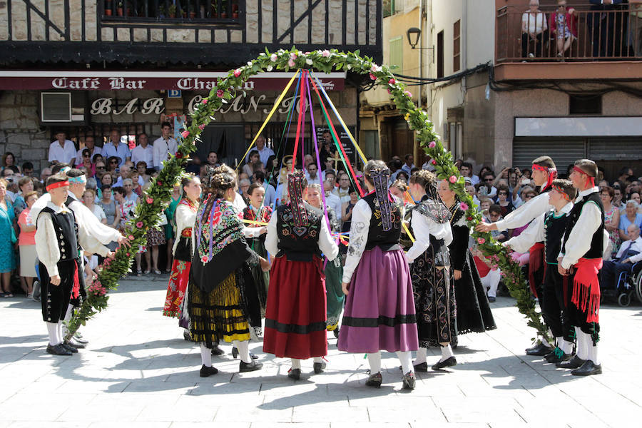 Fotos: Las cintas y el paleo animan Sotoserrano