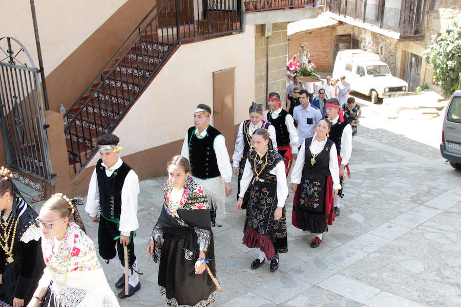 Fotos: Las cintas y el paleo animan Sotoserrano