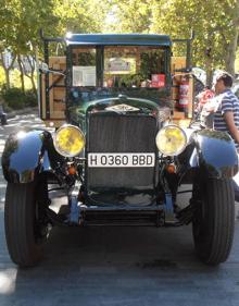 Imagen secundaria 2 - La diversidad, tanto de épocas como de tipo de vehículos, es uno de los grandes atractivos de Valladolid Motor Vintage, donde todo lo que rueda con un motor (coches, motos, camiones, tractores. 