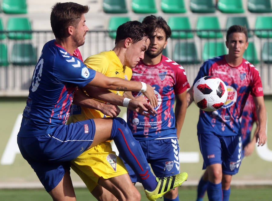 Fotos: Victoria de la Gimnástica Segoviana ante La Bañeza 3-0
