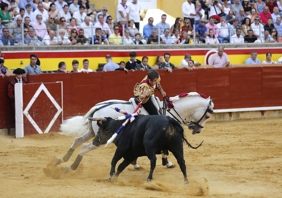 Fotos: Los Rejoneadores salen por la Puerta Grande
