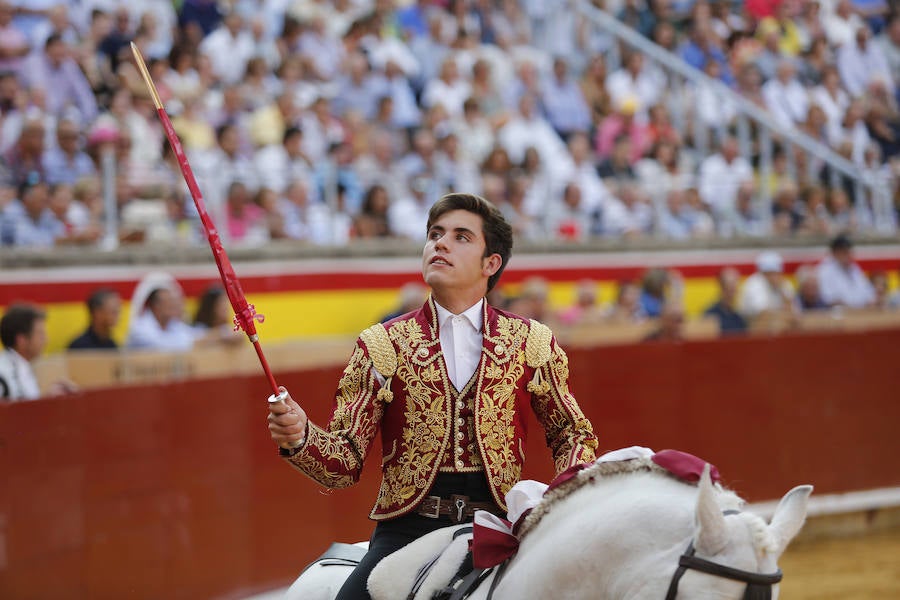 Fotos: Los Rejoneadores salen por la Puerta Grande