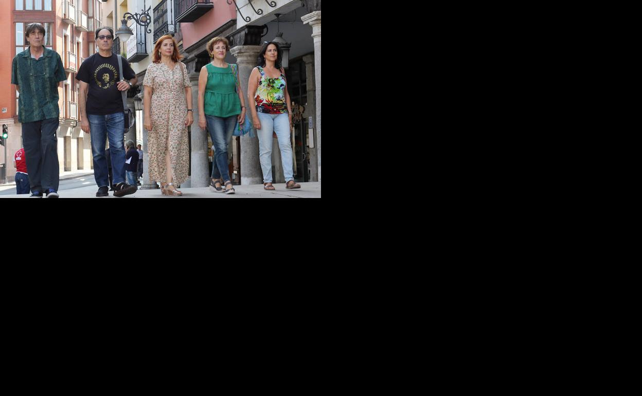 De izquierda a derecha, Ángel Sánchez, Miguel Ángel Pérez 'Maguil', Lola Baceiredo, Ana Gallego y Carmen González. 