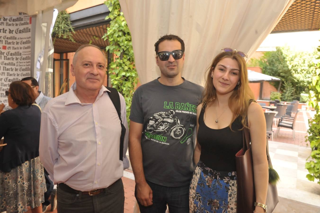 El secretario general de UGT en Castilla y León, Faustino Temprano, con sus hijos Daniel y Lara.