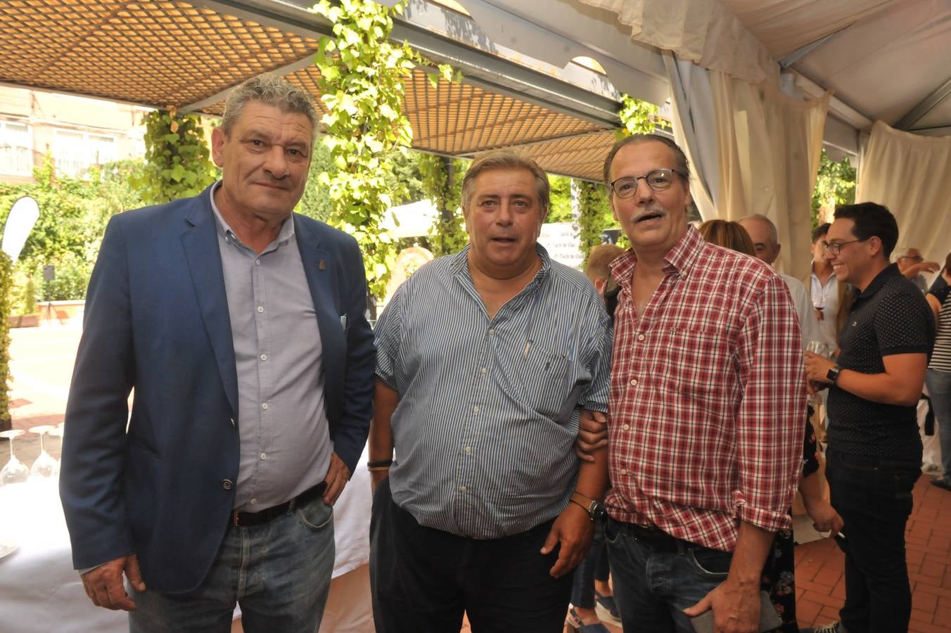 Luis Bascones (Gestión Inmocyl), el empresario Santiago Valbuena y Jaime Jalón (Jalón Imagen).