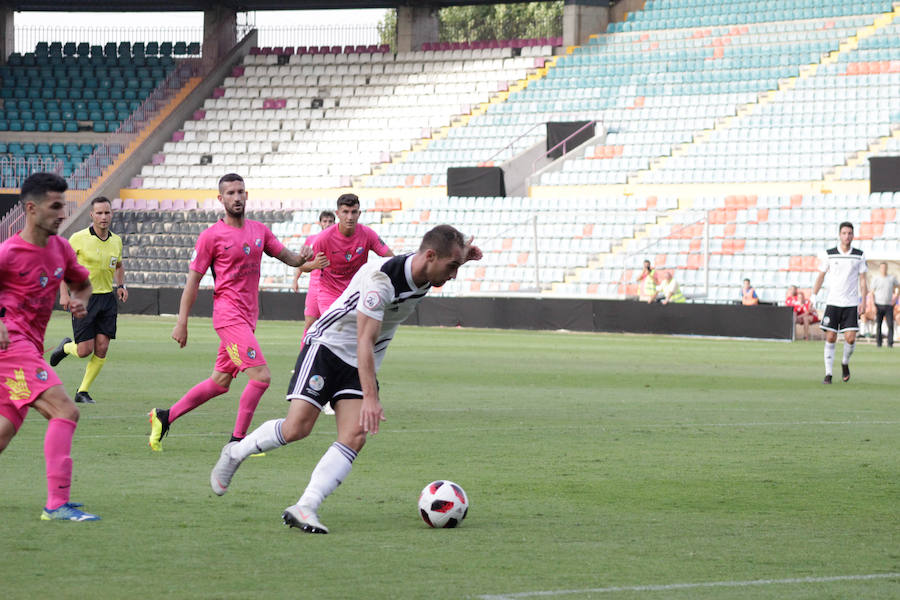 El equipo local logró ayer su primer punto de la temporada en un partido en el que cualquiera de los dos equipos pudo haberse llevado los tres puntos