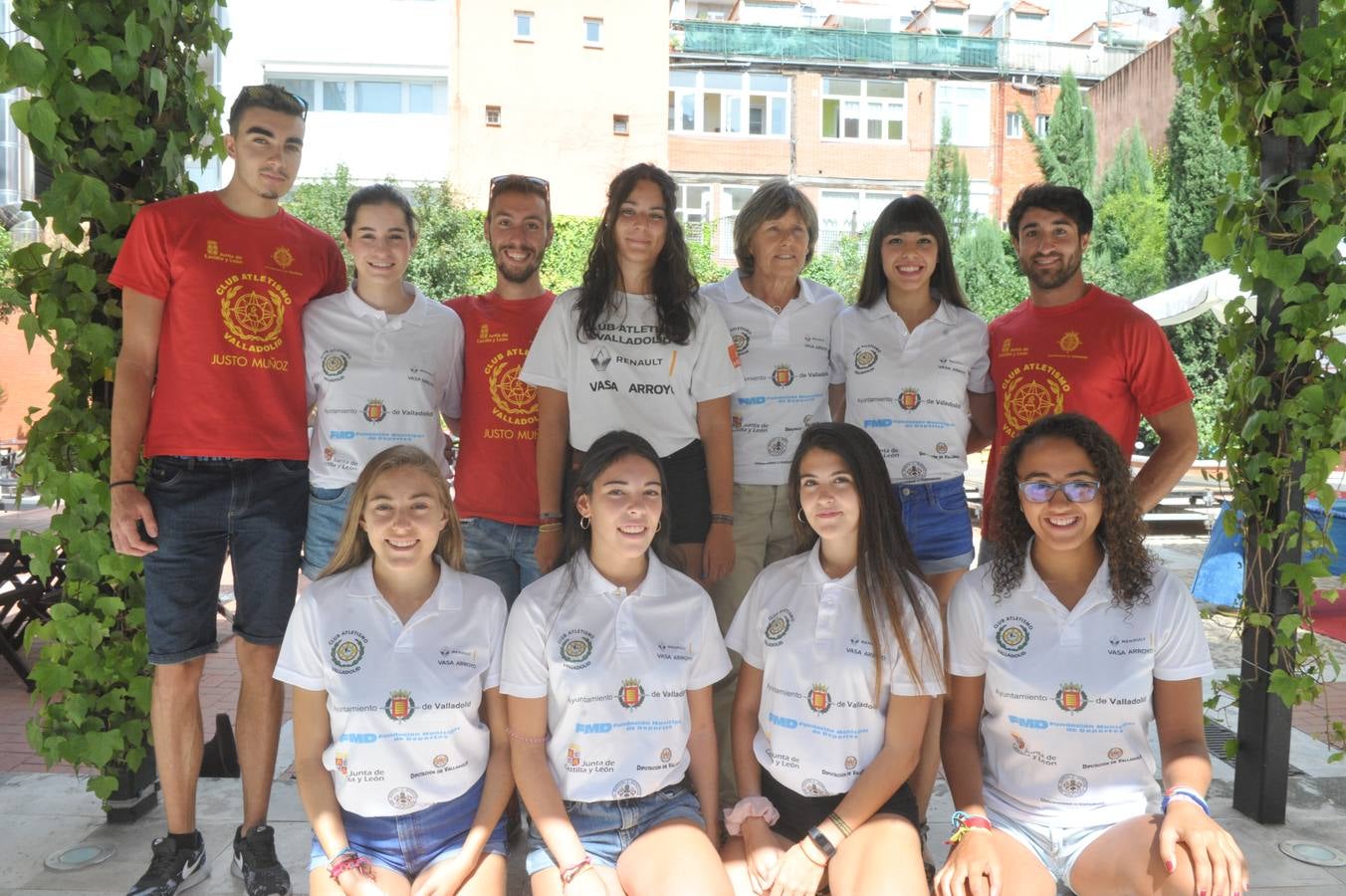 Deportistas y equipo técnico del Club Atletismo Valladolid.