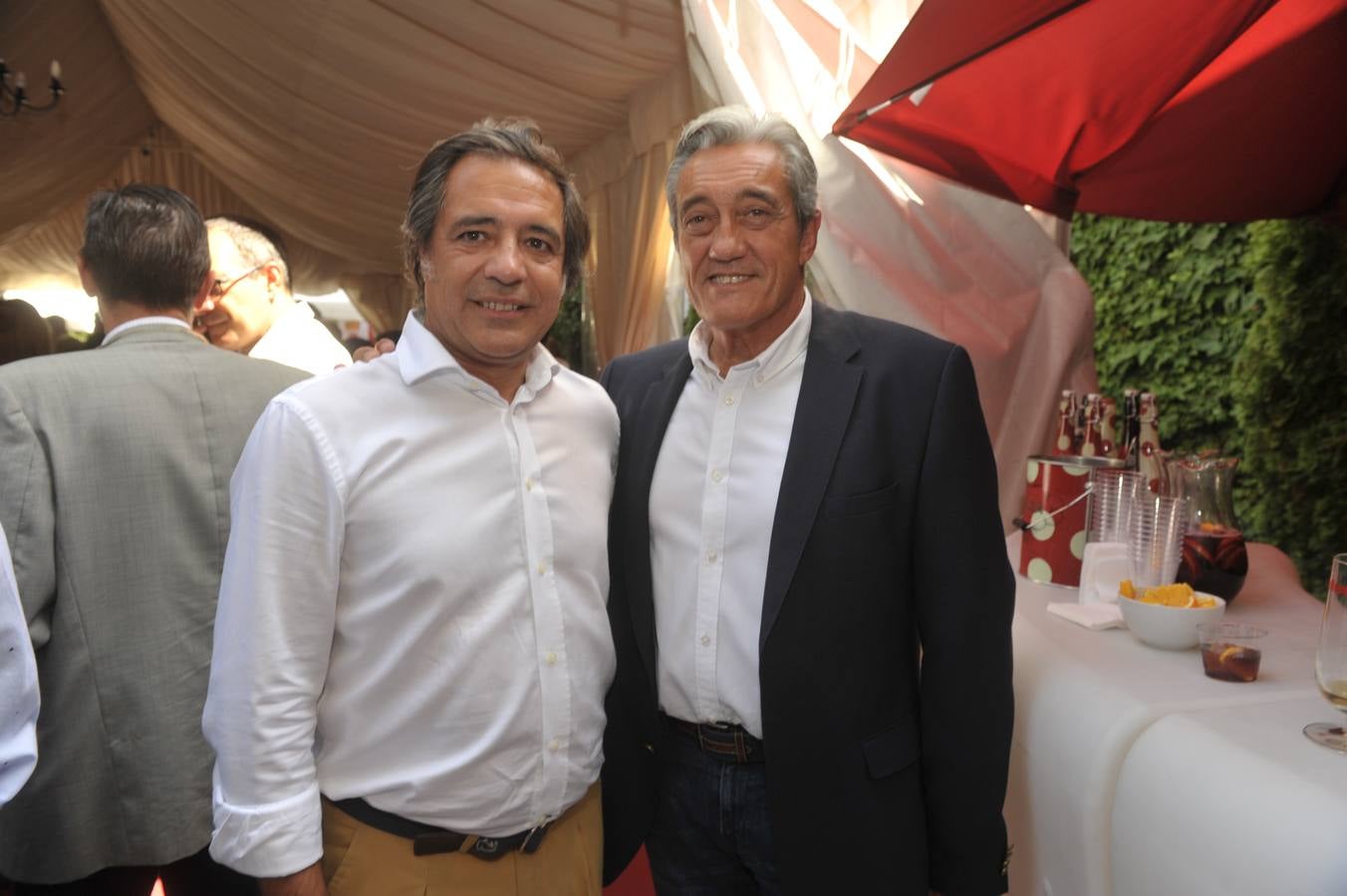 Manuel Salgado, de El Norte, con Chema Sánchez, del Grupo Mahou-San Miguel.