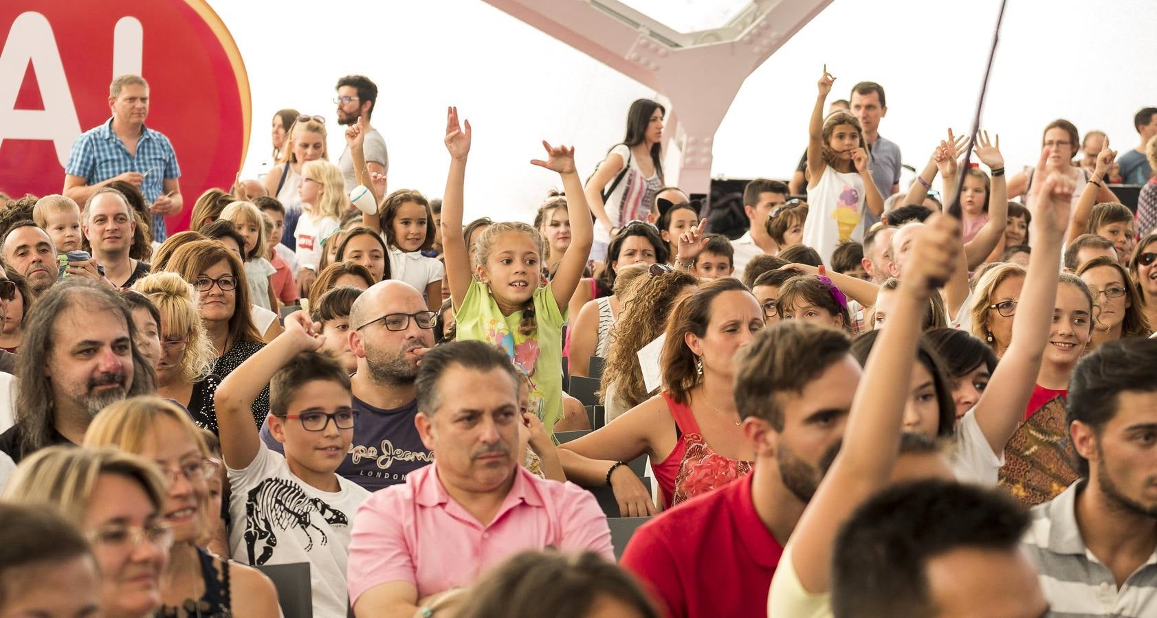 Fotos: Espectáculo de magia del mago Toño en la Cúpula del Milenio