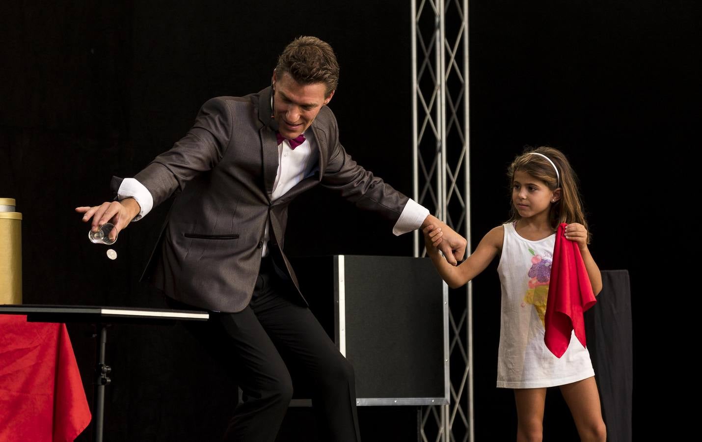 Fotos: Espectáculo de magia del mago Toño en la Cúpula del Milenio