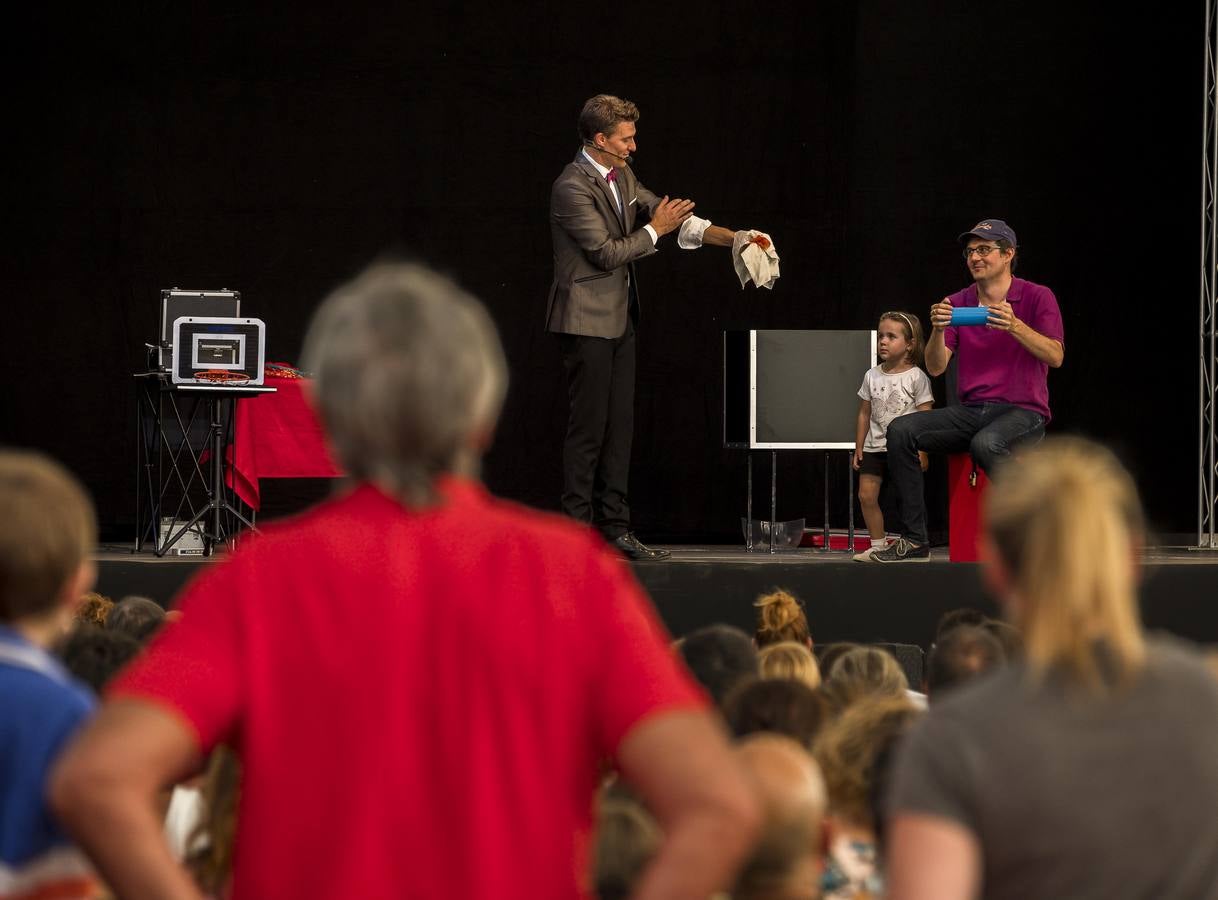 Fotos: Espectáculo de magia del mago Toño en la Cúpula del Milenio