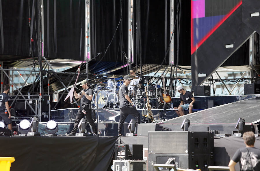 Fotos: Colas antes del concierto de Maluma