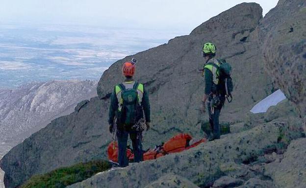 Miembros del Grupo de Rescate e Intervención en Montaña de la Guardia Civil de Ávila.