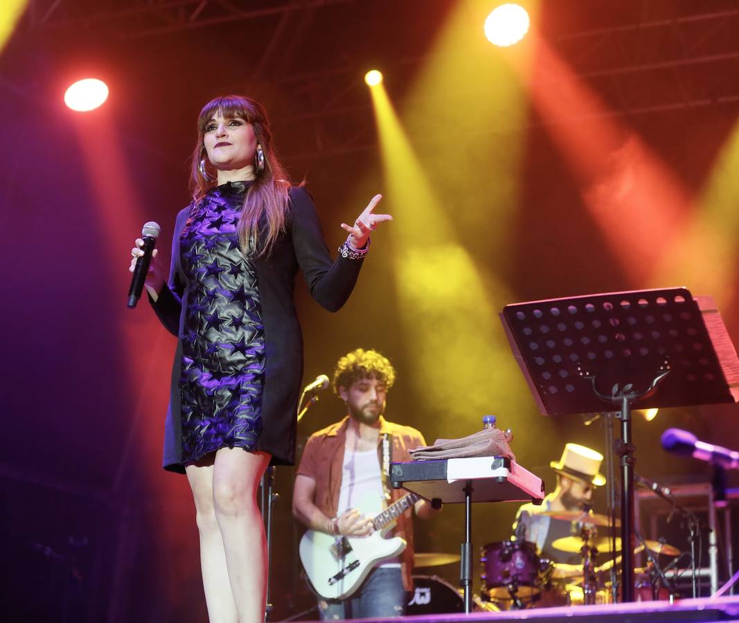 Fotos: Concierto de Rozalén en la Plaza Mayor de Valladolid