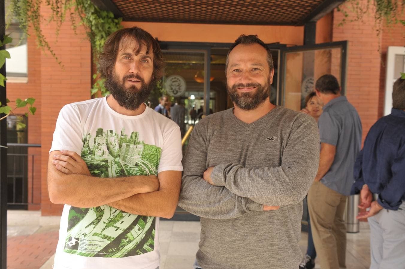 El periodista Manuel Belver y Ángel Ruiz, presidente de CPLV (patines en línea).
