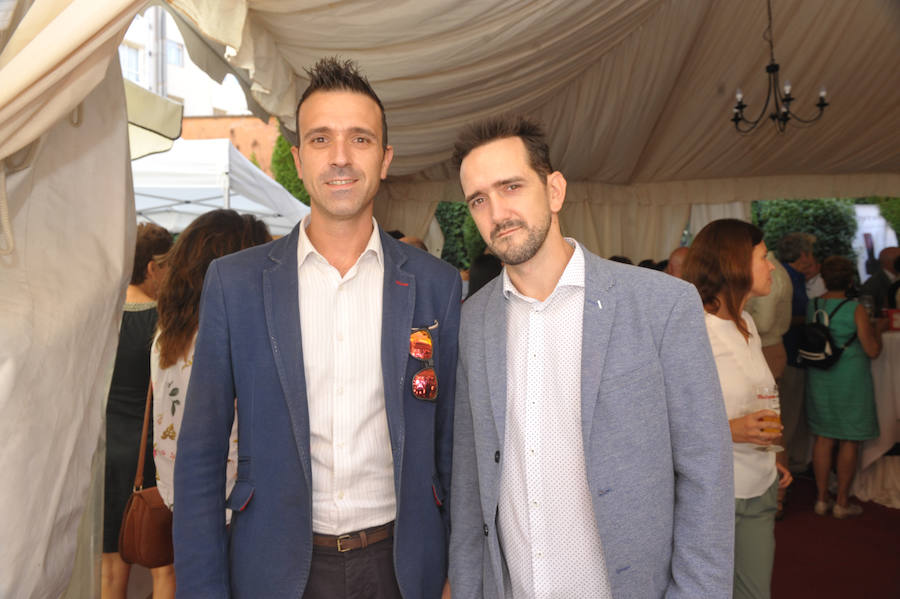 Sergio Regueira (Oucra Corredores de Seguros) y David Esteban, de Marfil Café.