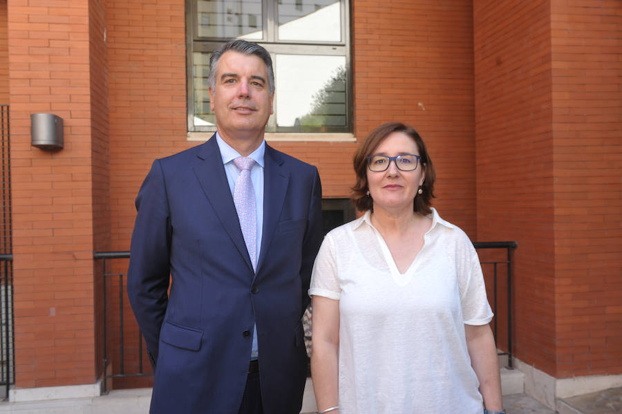 Alberto Alonso, director general de la Feria de Valladolid, con Laude Blanco, de prensa de la institución.
