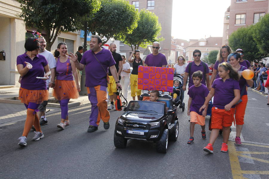 Fotos: El pregón y el desfile de peñas inauguran las fiestas de Laguna de Duero 2018