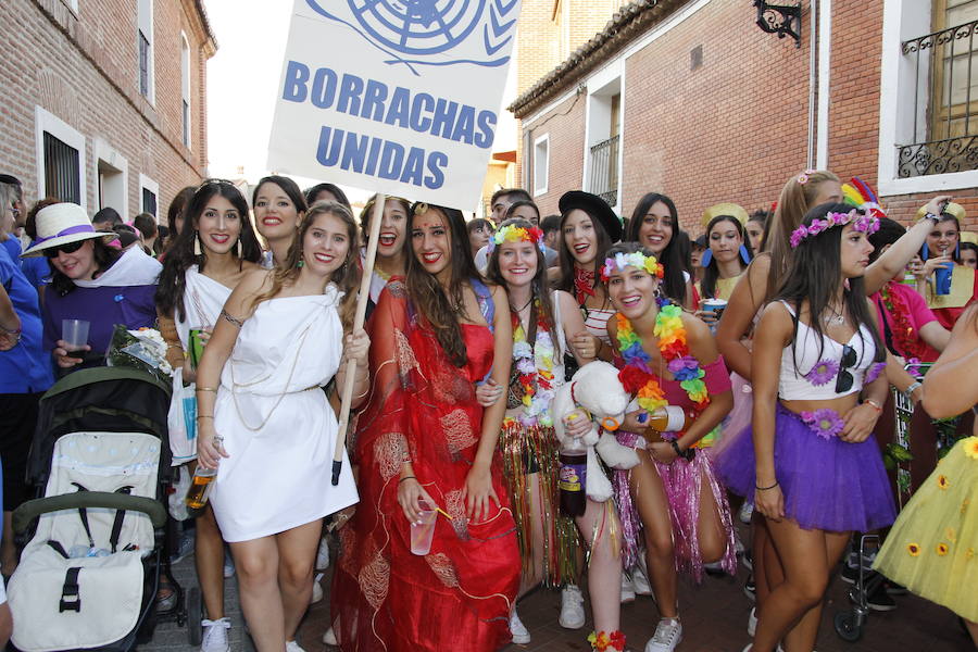 Fotos: El pregón y el desfile de peñas inauguran las fiestas de Laguna de Duero 2018