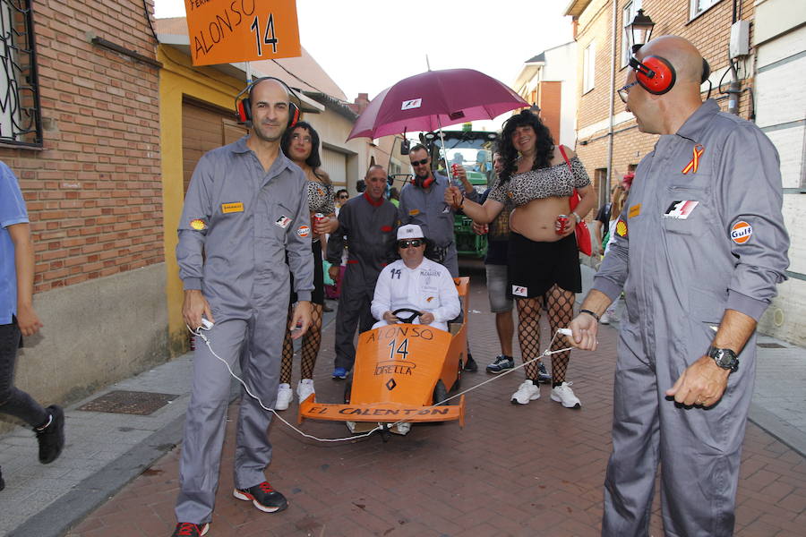 Fotos: El pregón y el desfile de peñas inauguran las fiestas de Laguna de Duero 2018