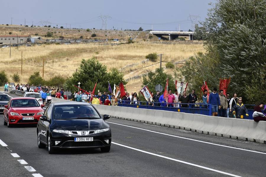 Fotos: Procesión de las fiestas de El Caloco en El Espinar