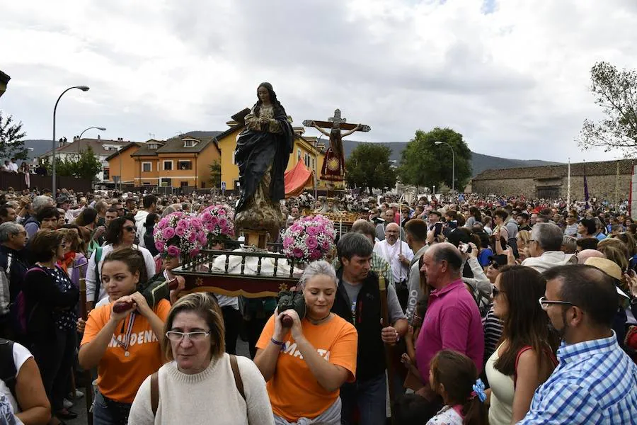 Fotos: Procesión de las fiestas de El Caloco en El Espinar