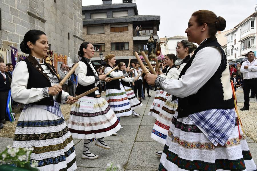 Fotos: Procesión de las fiestas de El Caloco en El Espinar