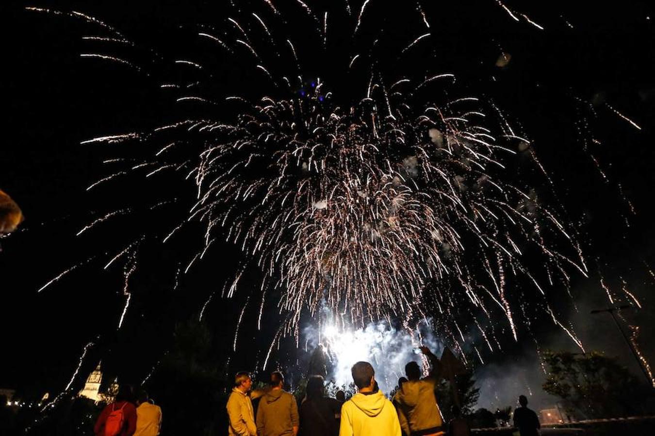 Fotos: Los fuegos Artificiales encienden las fiestas en Salamanca