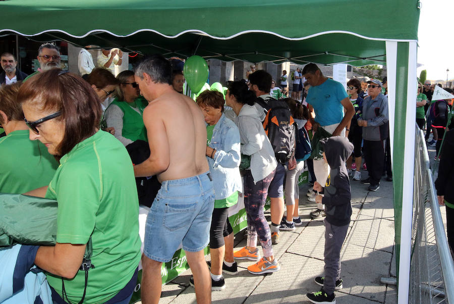 Fotos: V Marcha contra el Cáncer en Segovia