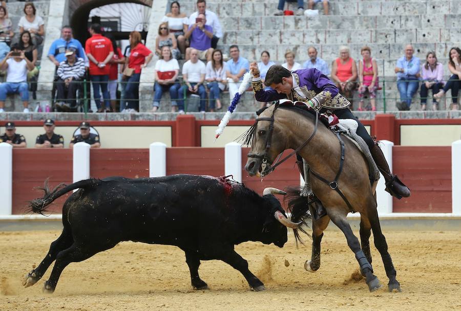 Fotos: Corrida de rejones en las fiestas de la Virgen de San Lorenzo 2018