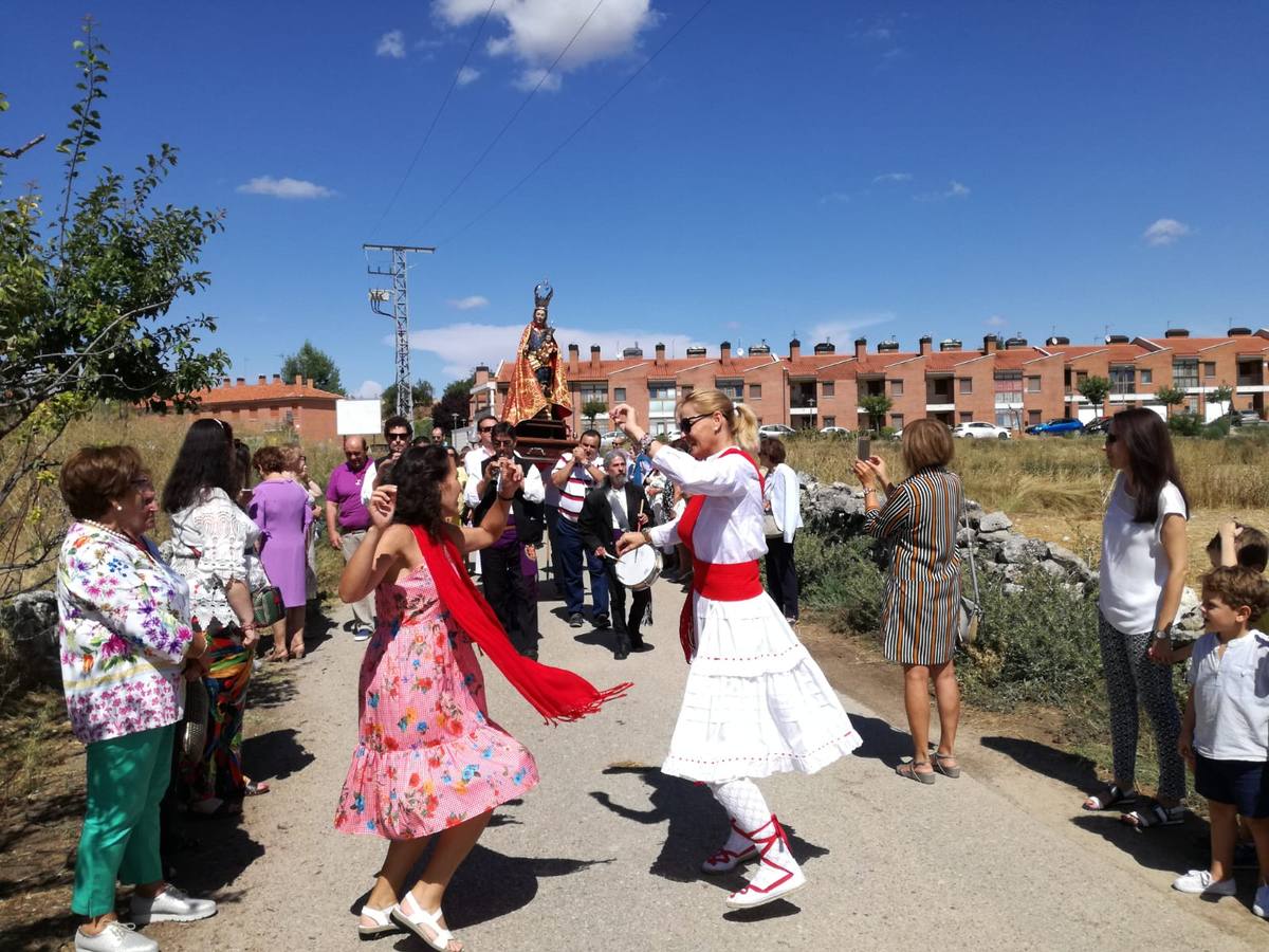 Fotos: Procesión de Mucientes a su Virgen de la Vega