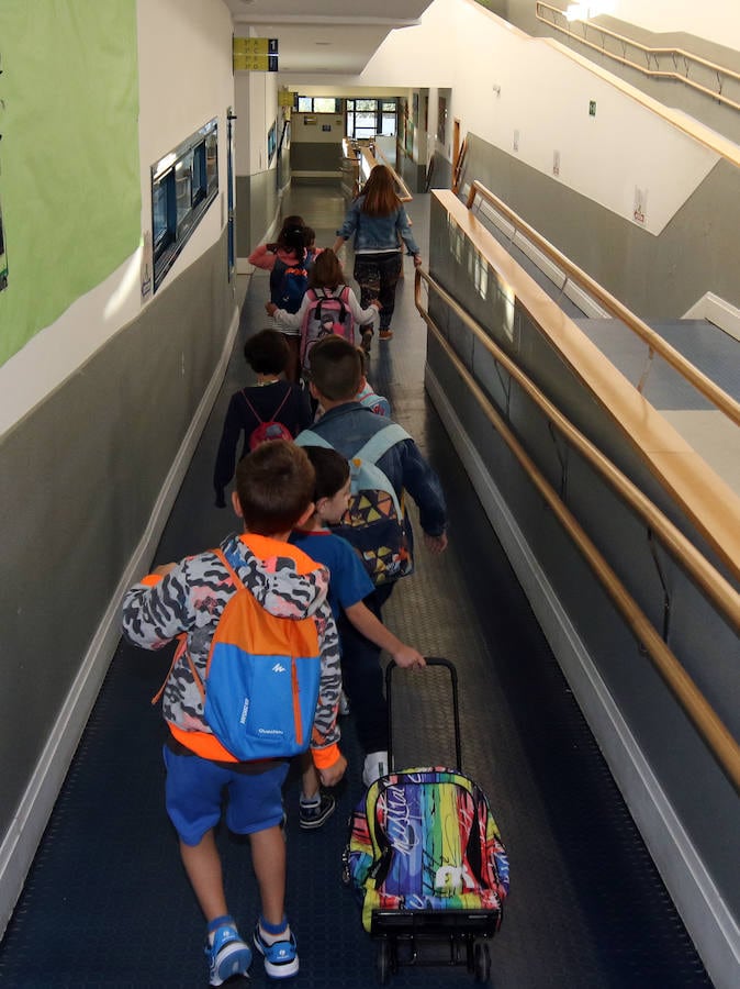 Fotos: Comienzan las clases en el CEIP Atalaya de Palazuelos de Eresma