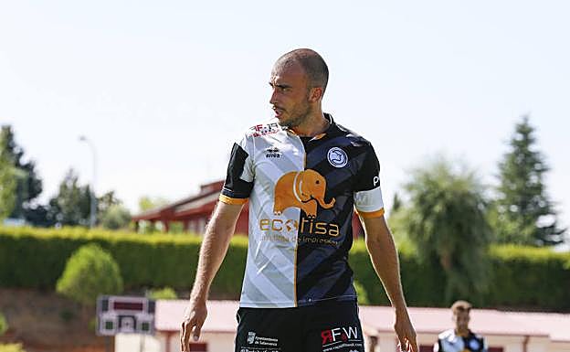 Adrián Llano, durante el partido ante el Atlético B. 