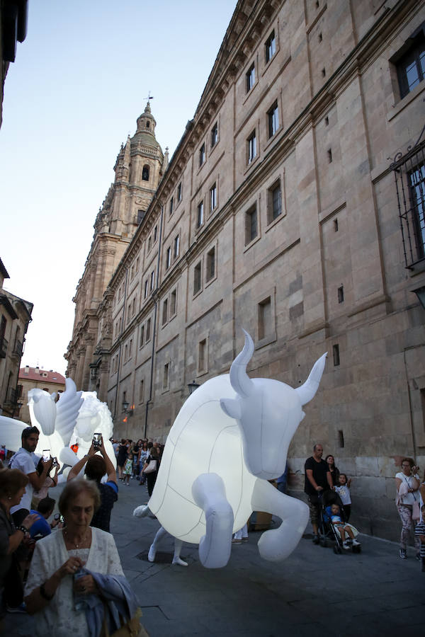 'Planetarium' deslumbra a los salmantinos y a los visitantes con sus figuras estelares