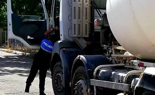 Interceptan en Valladolid al conductor de un camión hormigonera que duplicaba el límite de alcohol al volante