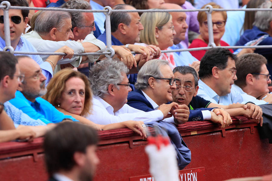 Fotos: El diestro salmantico Juan del Álamo triunfa en su tierra