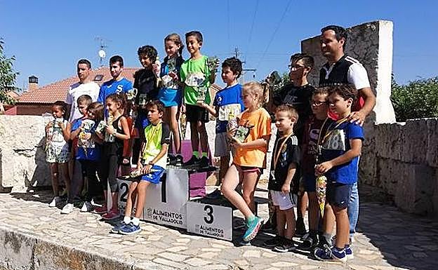 Imagen del podio de las categorías menores. 