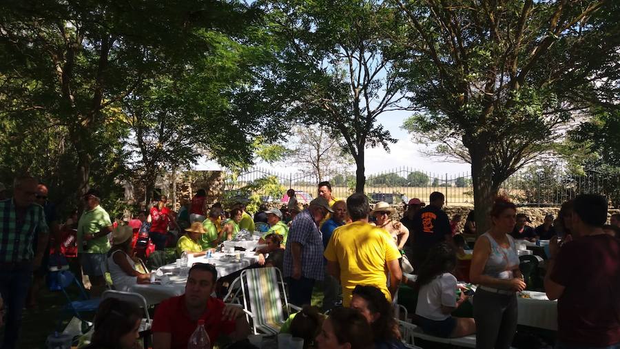 Fotos: Tordehumos despide sus fiestas con una paella popular