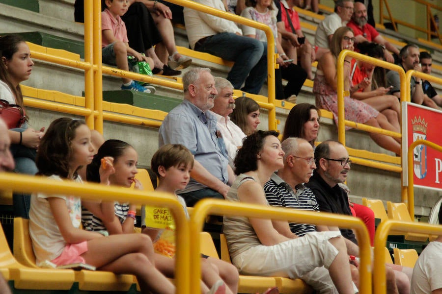 Fotos: La Antigua CB Tormes cede ante el Menorca (67-74)