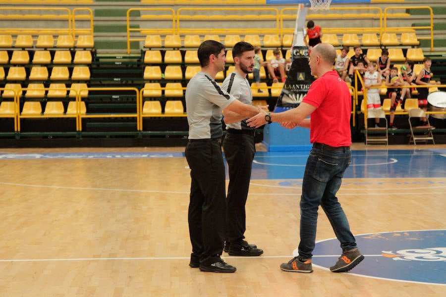 Fotos: La Antigua CB Tormes cede ante el Menorca (67-74)