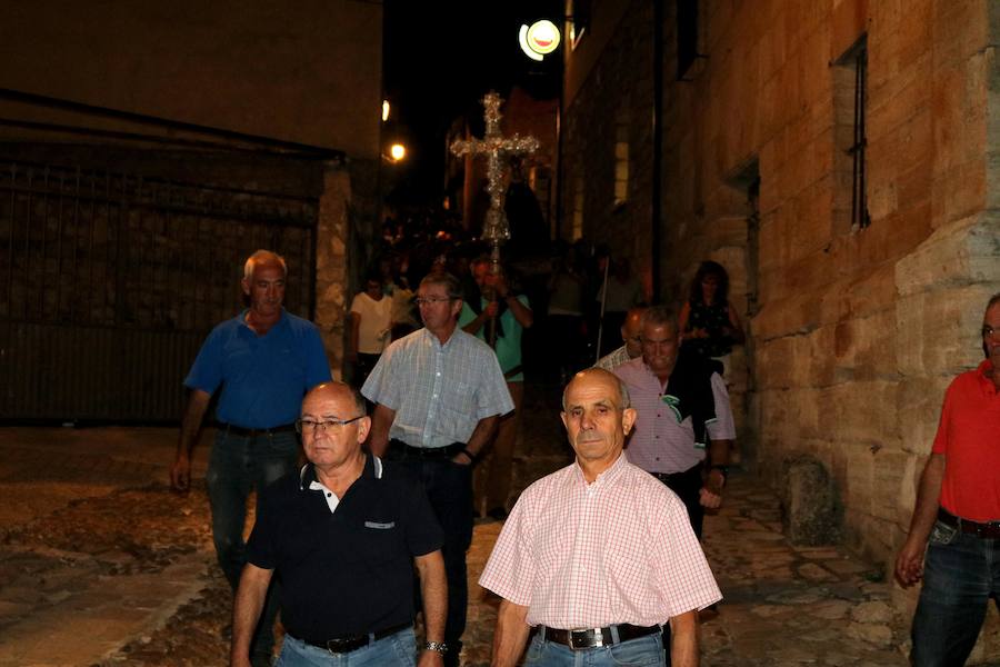 Fotos: Procesión de las hogueras en Palenzuela