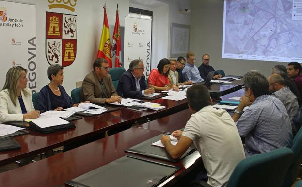 La Comisión de Medio Ambiente, reunida en la Delegación de la Junta.