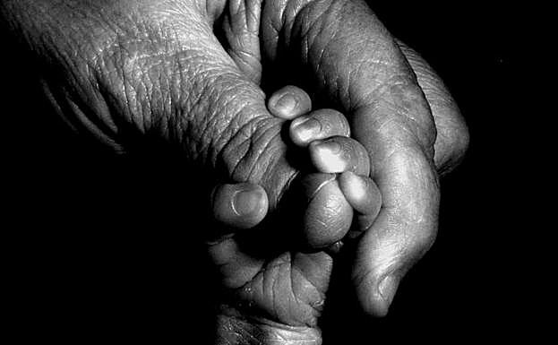 Cómo explicar a un niño que su abuelo tiene alzhéimer