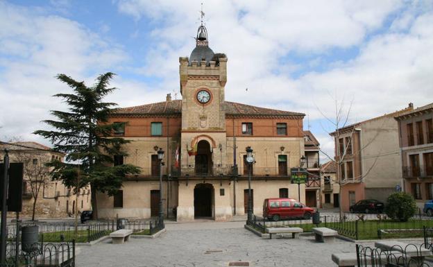 Ayuntamiento de Carbonero el Mayor.