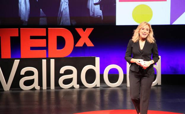 Belén Viloria, organizadora del evento, durante la presentación de 'Heritage'. 