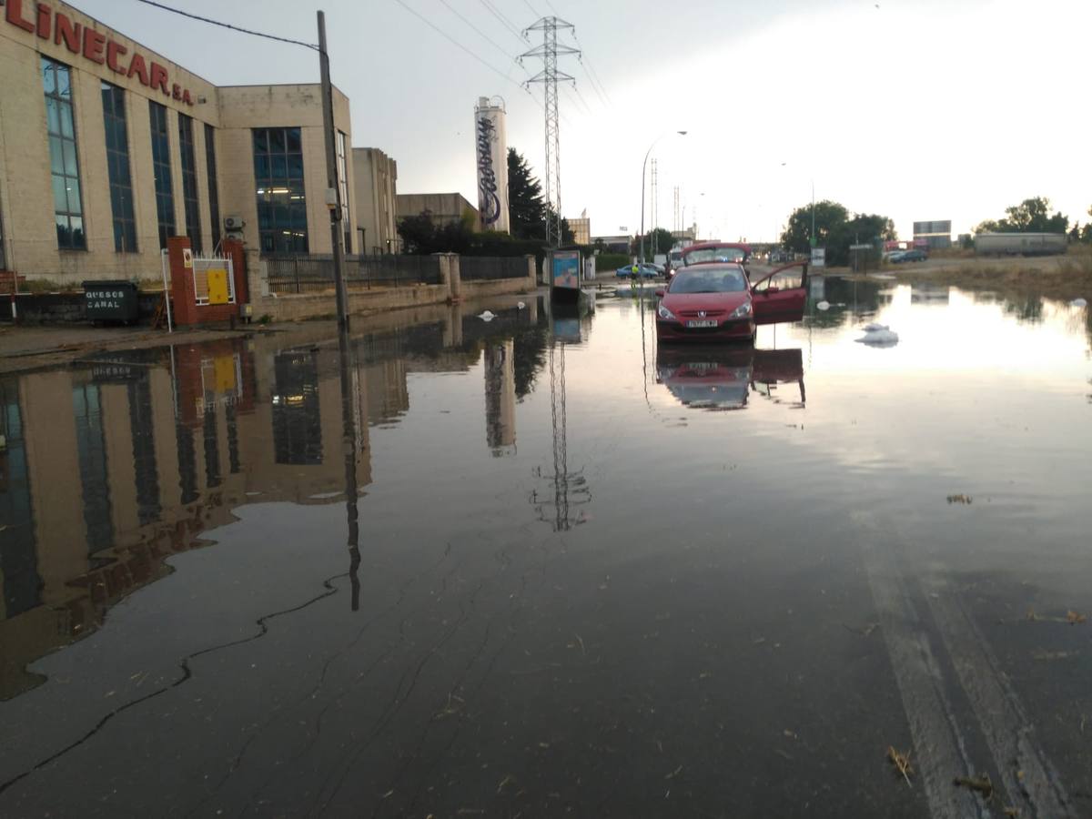 Fotos: La tormenta provoca inundaciones en el polígono de San Cristóbal de Valladolid